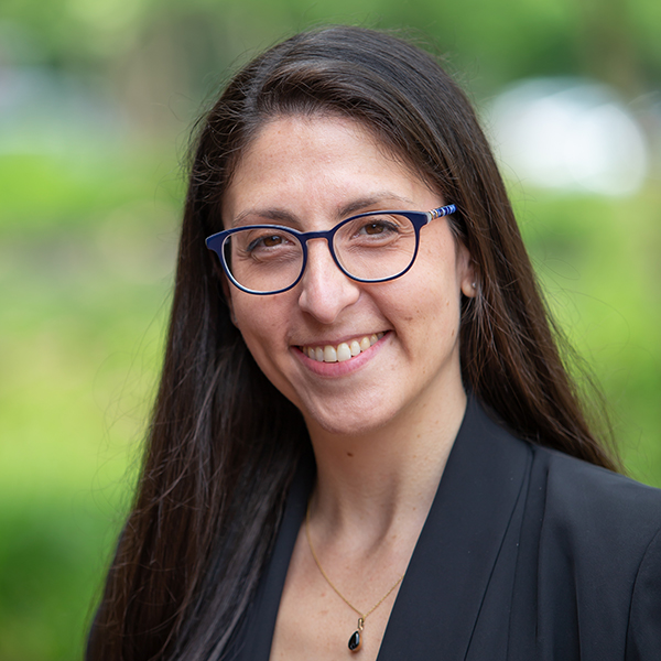 Headshot of Vivian Fuhrman