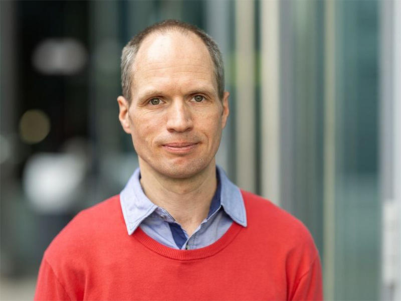 Headshot of Klaus Jäger.